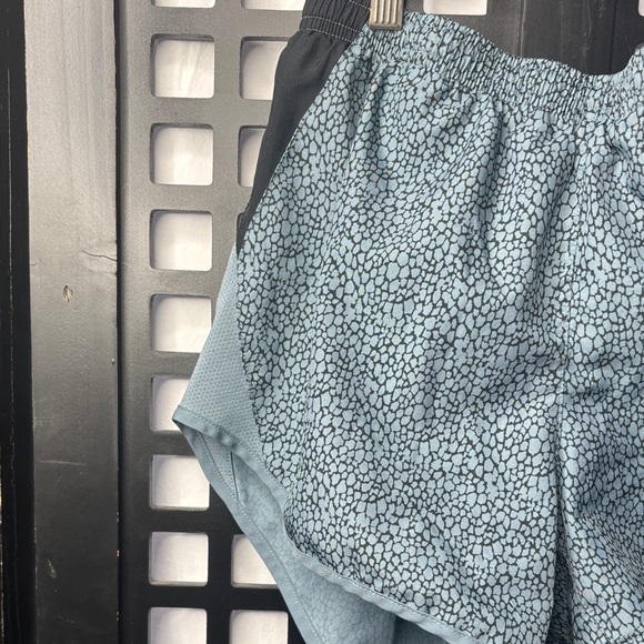 💙 Nike Dri-FIT Athletic Shorts Women’s Small Teal Pattern Drawstring Workout 💙 - Picture 5 of 13